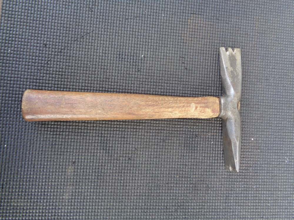 Vintage Hammer w/ Wood Handle Nail Puller Pry Tool Roofing Tool