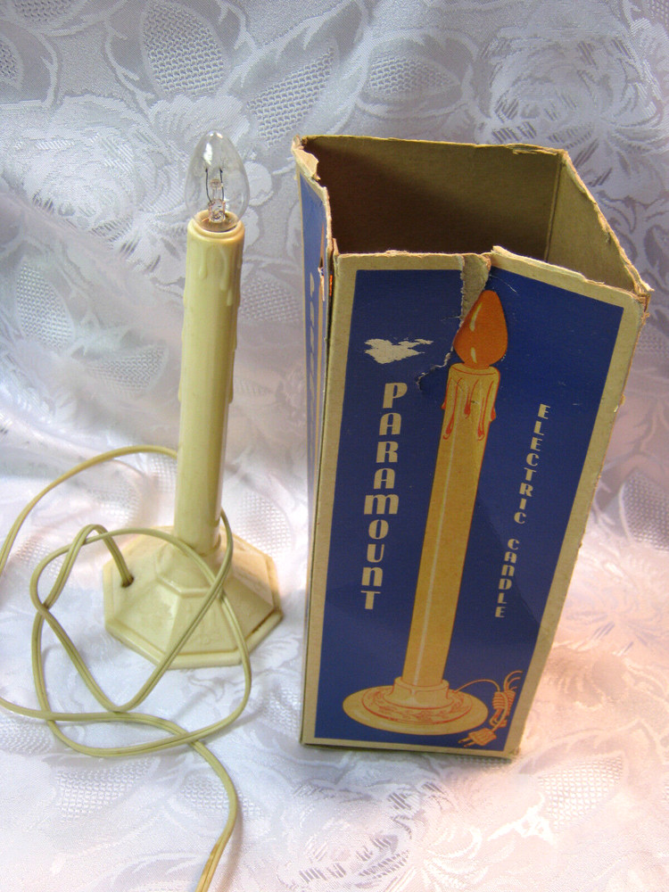 OLD CANDLESTICK WINDOW LIGHT PARAMOUNT CHRISTMAS LIGHTED CANDLE IN BOX