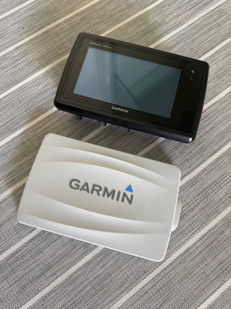 CLEAN - Garmin GPSmap 741XS GPS Sonar Fishfinder Chartplotter  Display