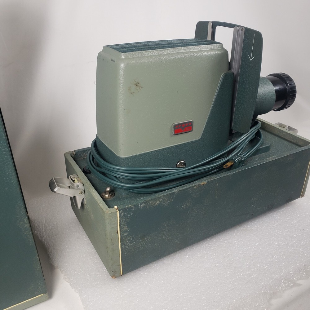 Vintage Argus 300 Automatic 35mm Projector Green w case