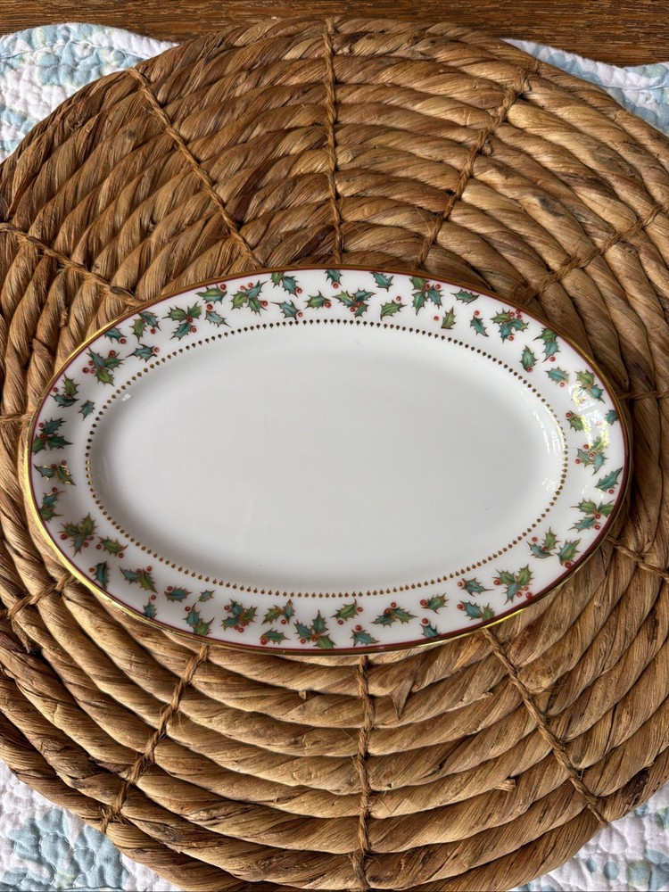 Royal Copenhagen Christmas Joy pattern pickle dish