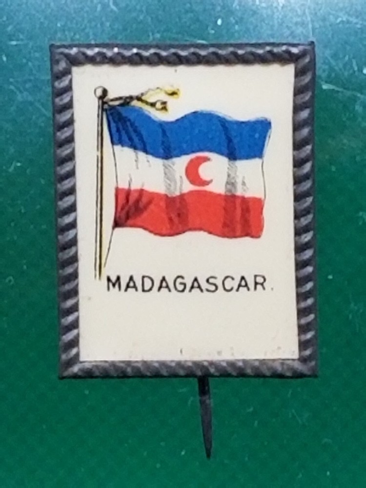 🔥RARE! Vintage 1890s Drinkwares Java Coffee MADAGASCAR Flag Pinback Button Pin