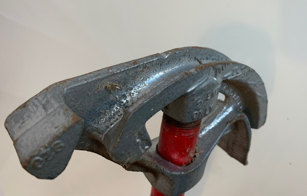 GB Electrical Hand Bender 920H Malleable Iron Bender 1/2” Thinwall Conduit
