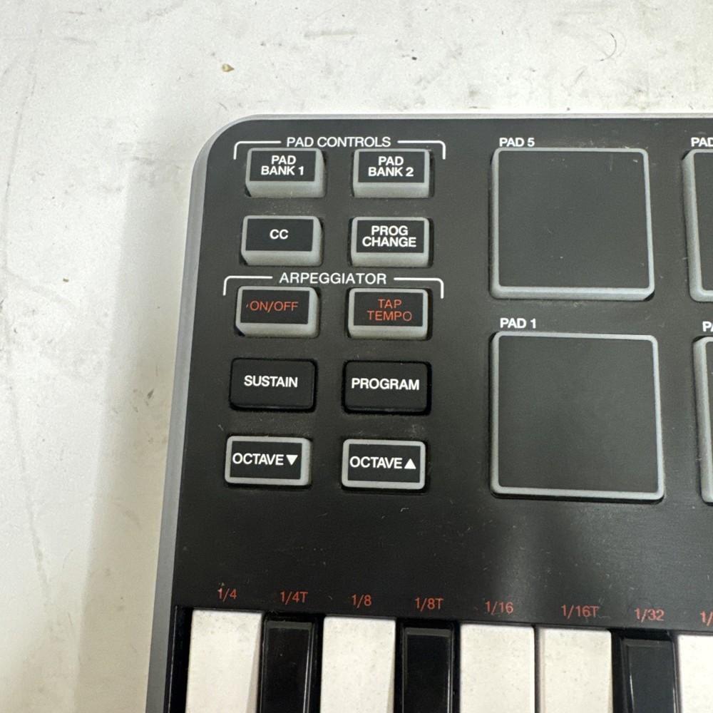 AKAI Professional MPKmini *READ*