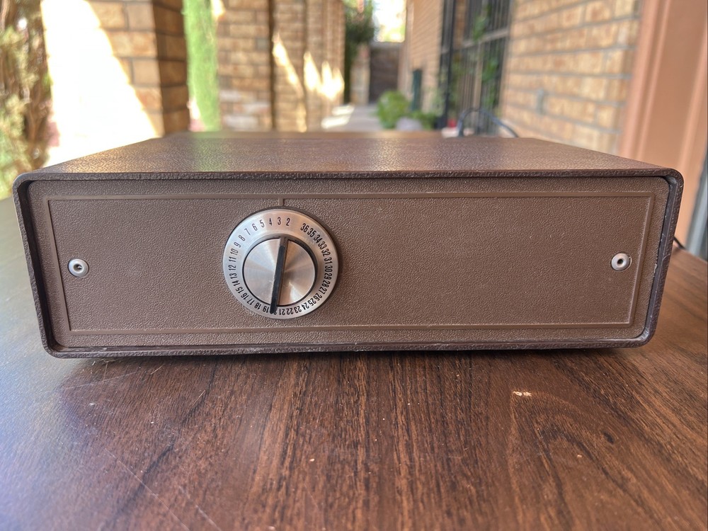 OAK Industries Inc. Multi Code CATV Cable Converter Box, Model No. M35B
