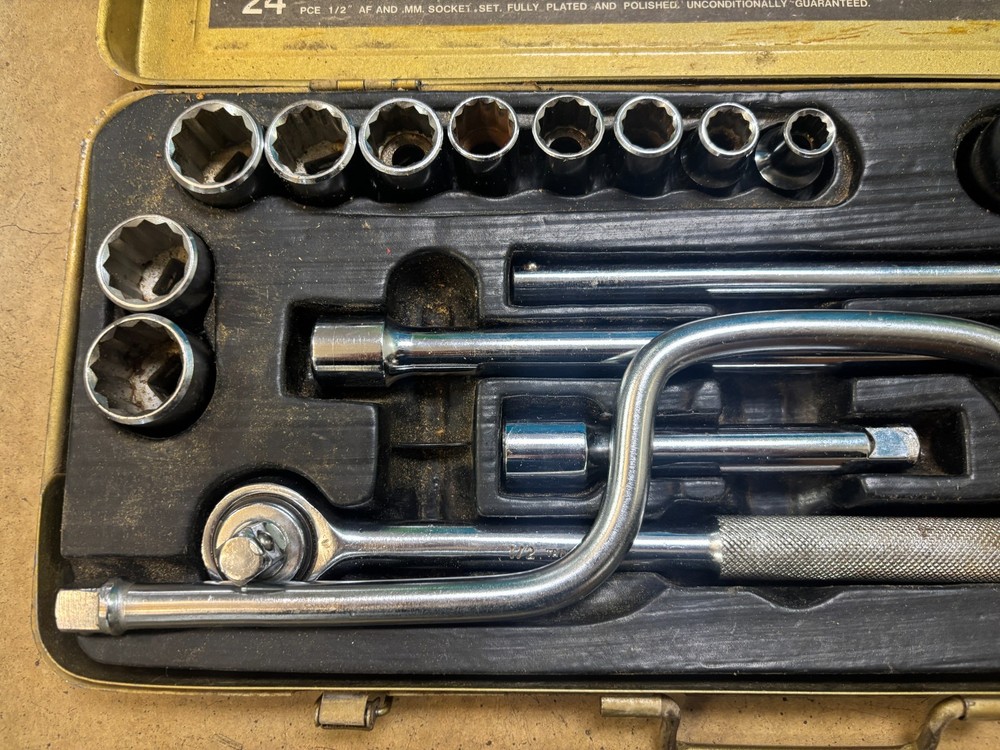 Vintage Hilka 24 piece Socket Set