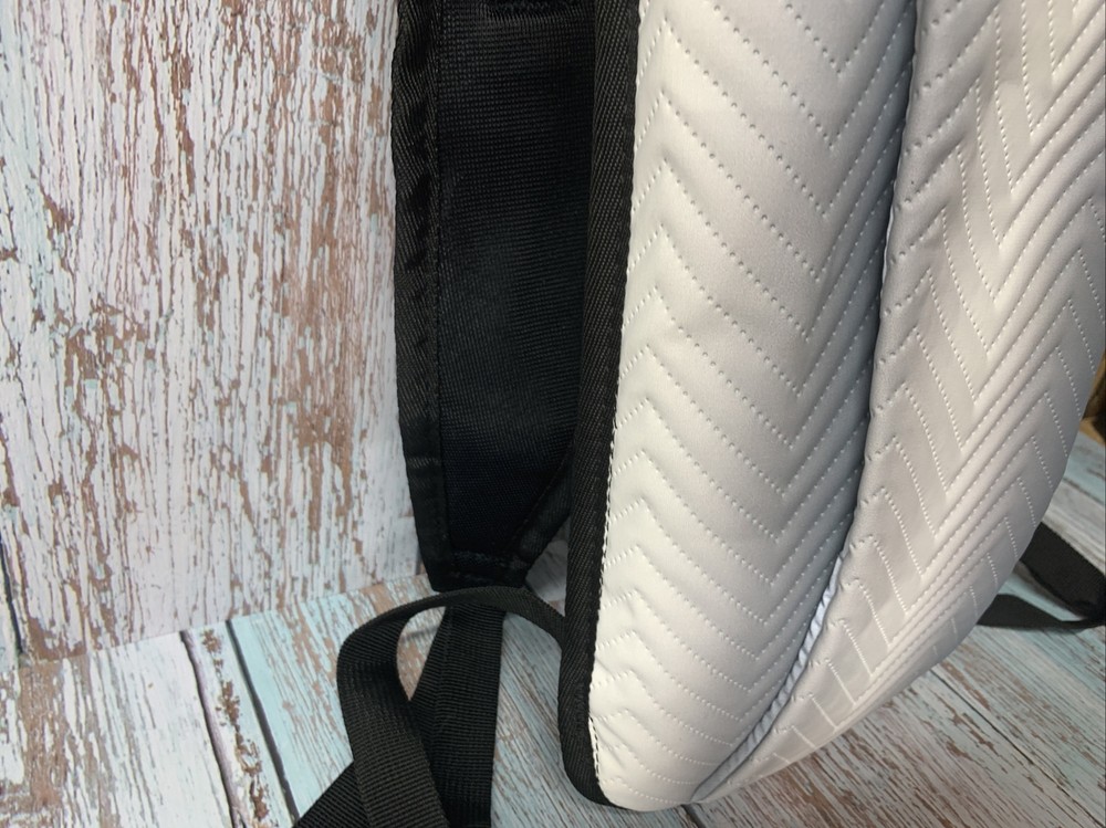 Hydration Backpack with 2L Water Bladder, Lightweight Insulation Water Backpack