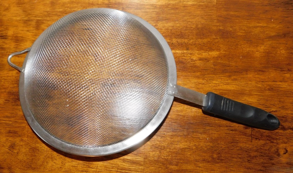 Vintage Round Black Plastic Handle Kitchen Strainer Colander