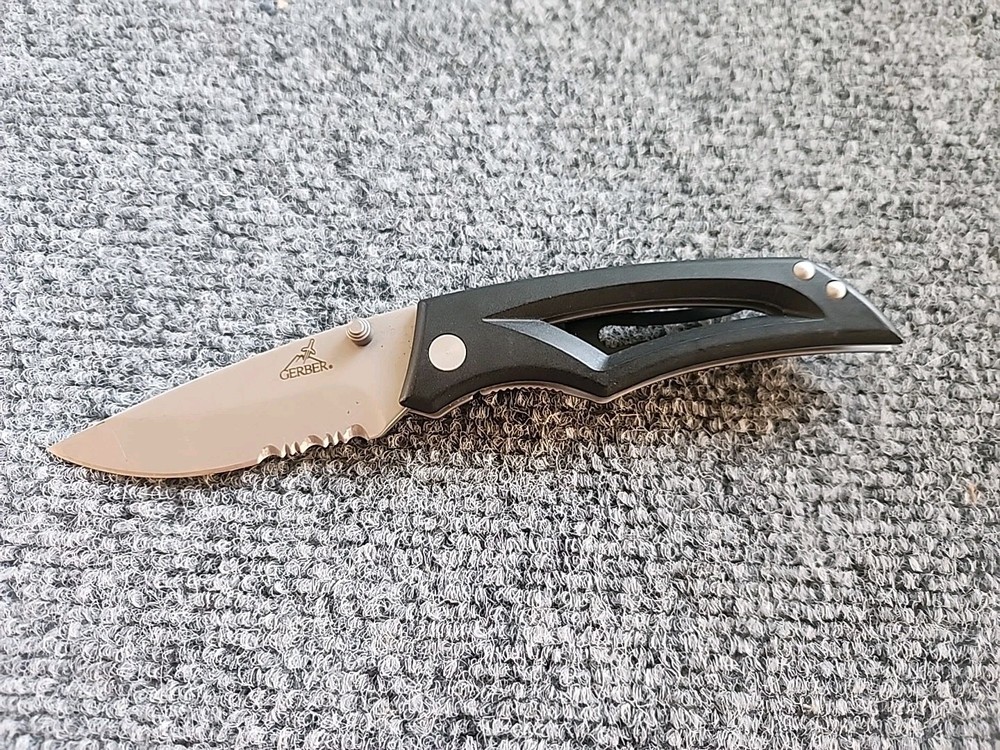 Gerber Vector Combo Edge Folding Pocket Knife!