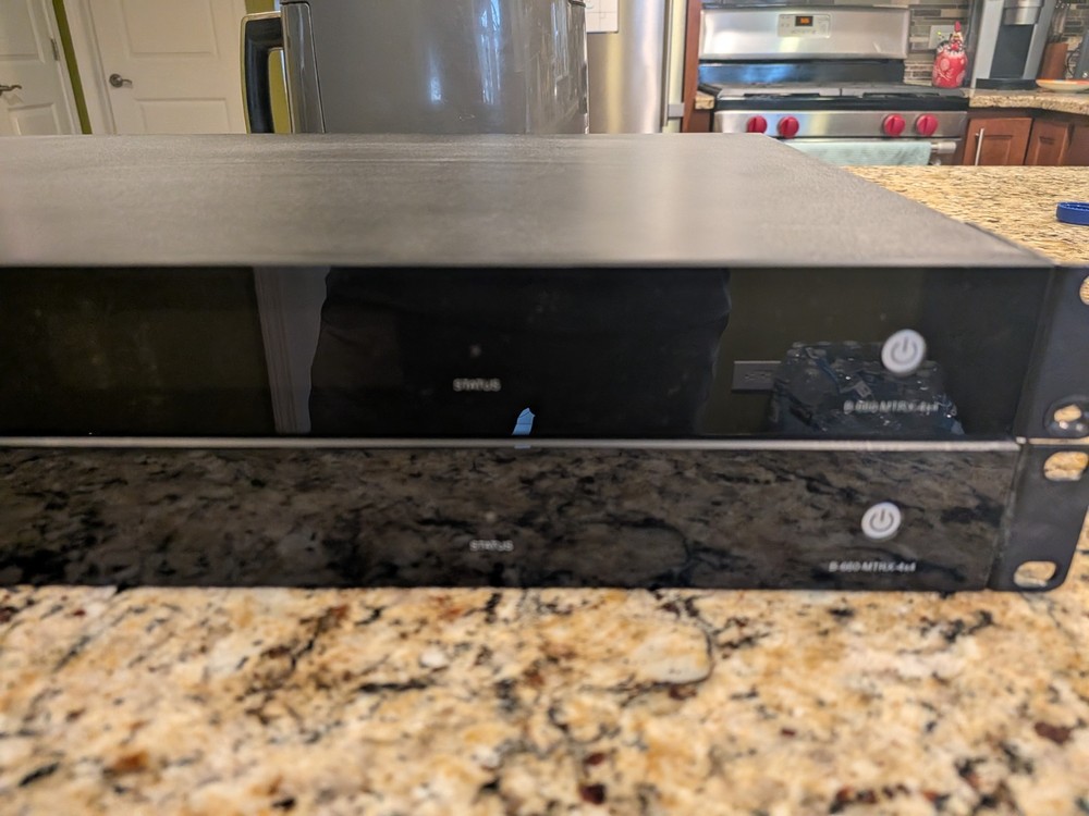 Binary™ 660 Series 4K HDR HDMI Matrix Switcher - 4x4