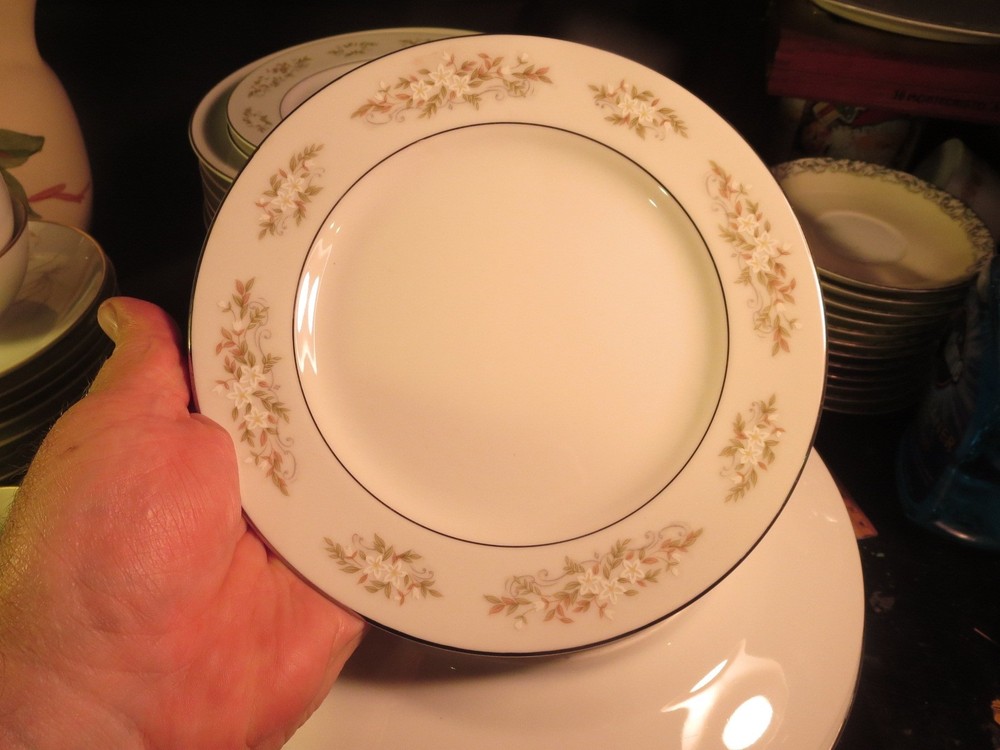 International Silver Springtime # 326  8" Salad Plate