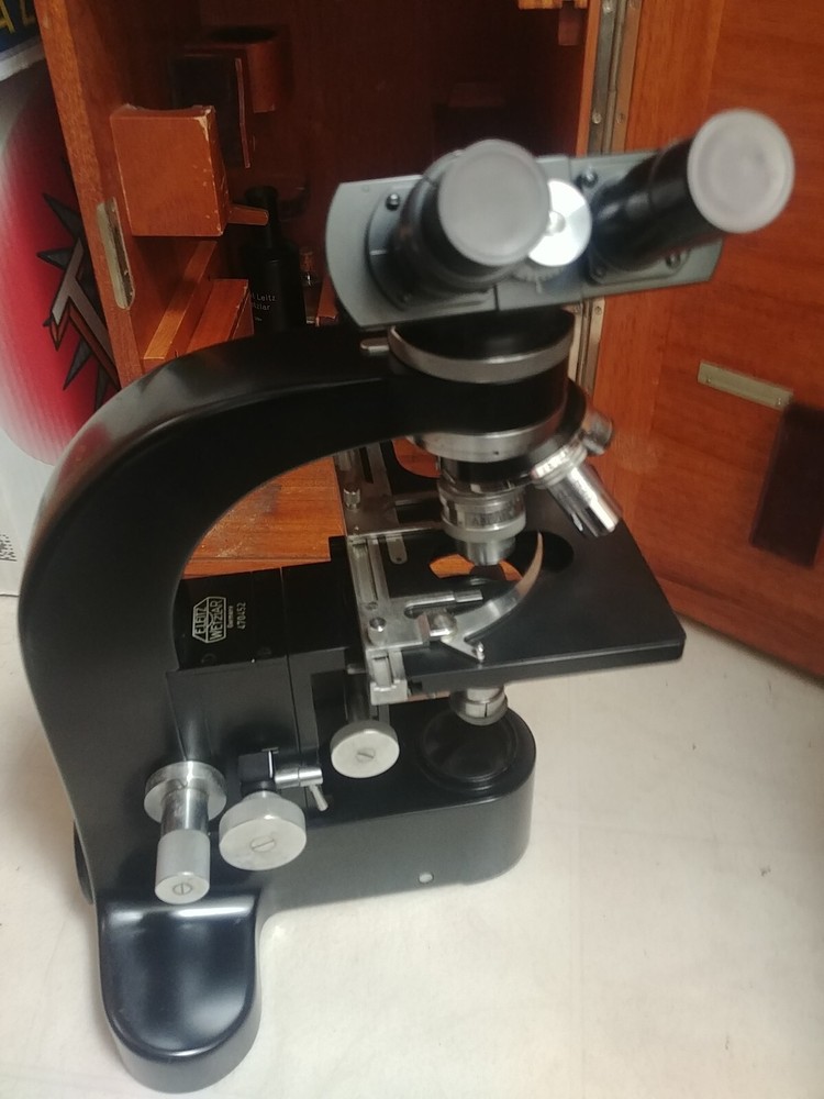 Vintage LEITZ WETZLAR Microscope Bincular GERMANY