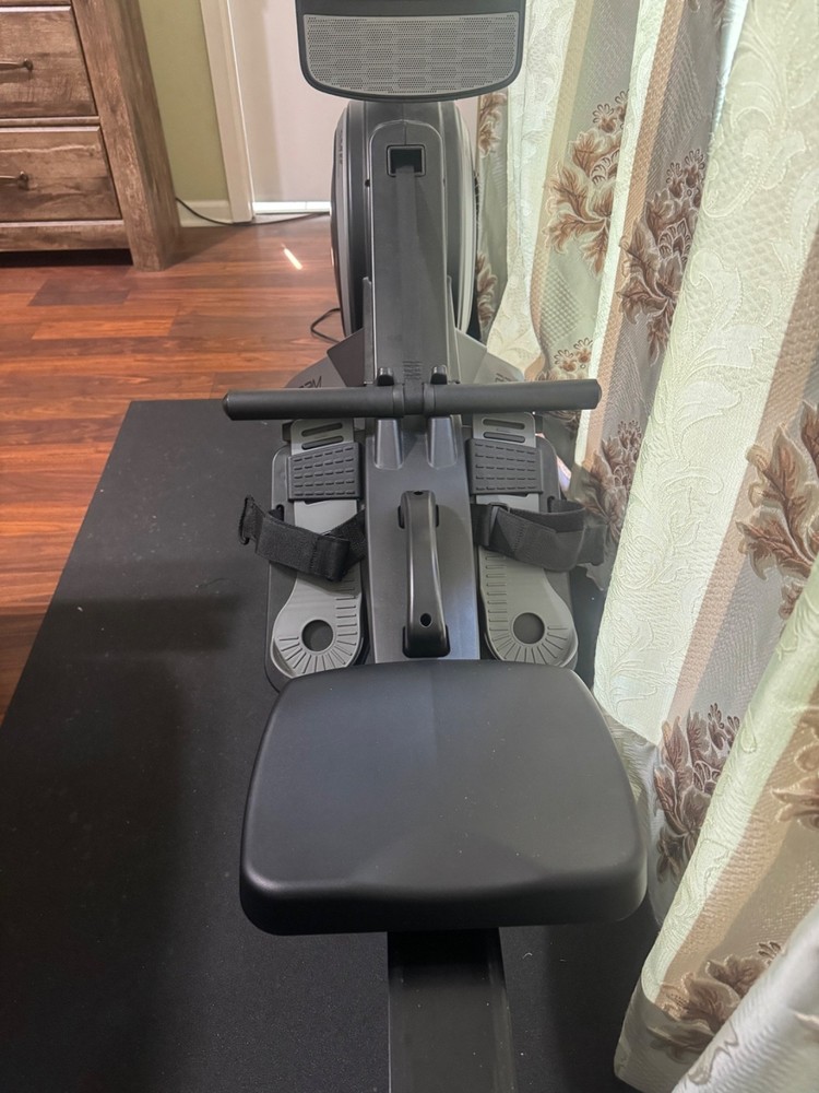 Black Pro form rowing machine opened but used 5 times, good condition