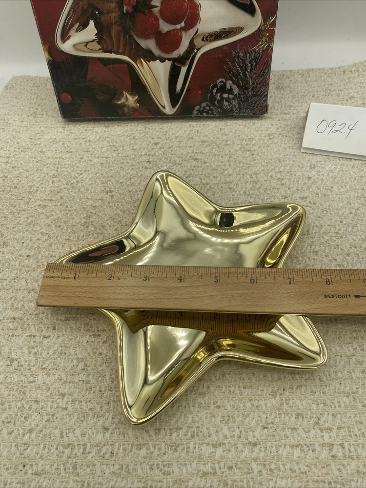 Studio Nova Christmas Star Ceramic Candy Dish. 7”