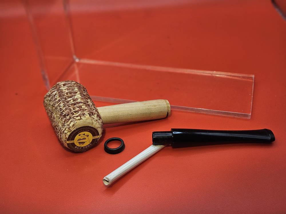 New Unused Estate Corn Cob Pipe