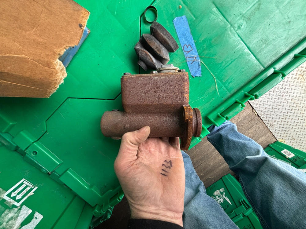 RAYBESTOS MC785 MASTER CYLINDER 9w. '''' READ THE LISTING ''''