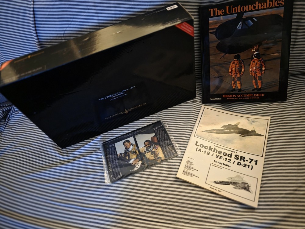SR-71 Anniversary  Pilots Signature  Edition Bundle