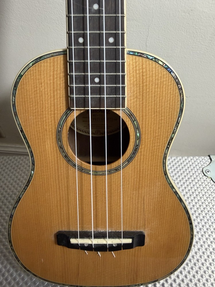 Mitchell Ukelele MU-70/N