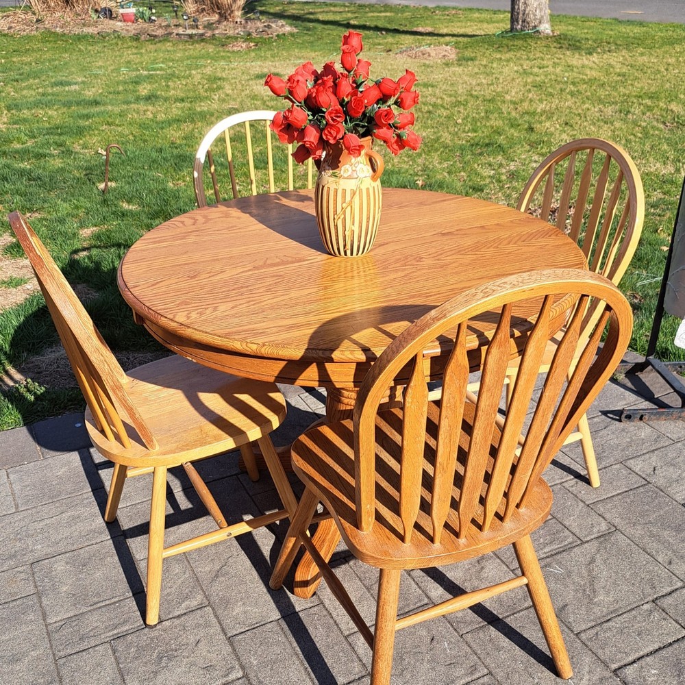 🔥 Solid Oak 41" Diameter Dining Table Set With 18" Leaf And 4 Chairs 🔥