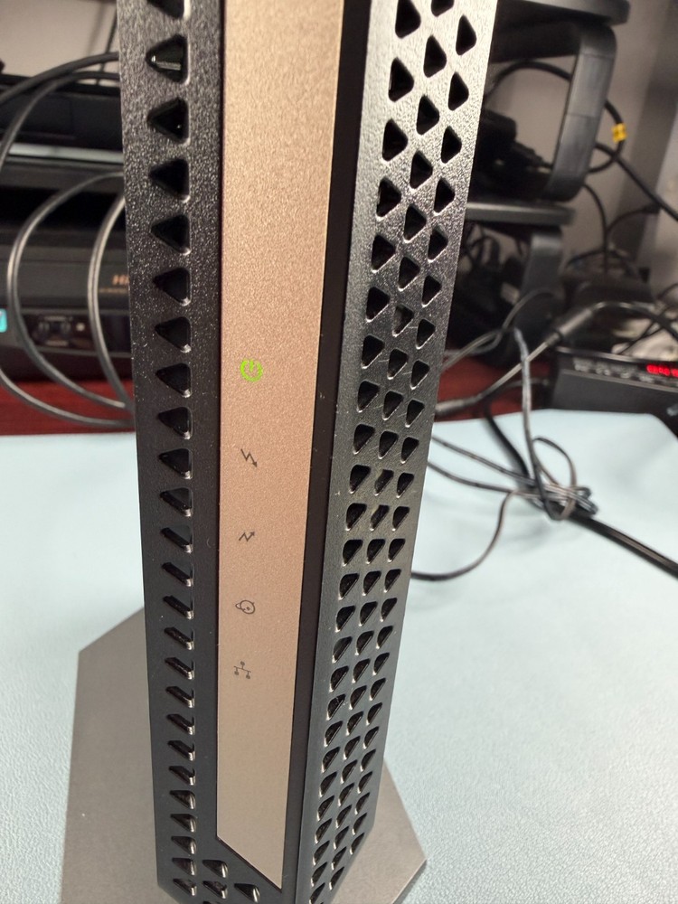 NETGEAR Nighthawk CM1000 DOCSIS 3.1 Cable Modem - Powers on - Untested - VIDEO