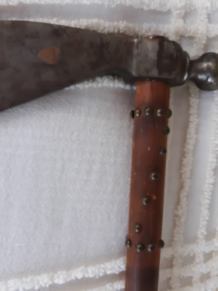 Tomahawk with Smoking Bowl - age Ax - Beads, feather & Studs - AX