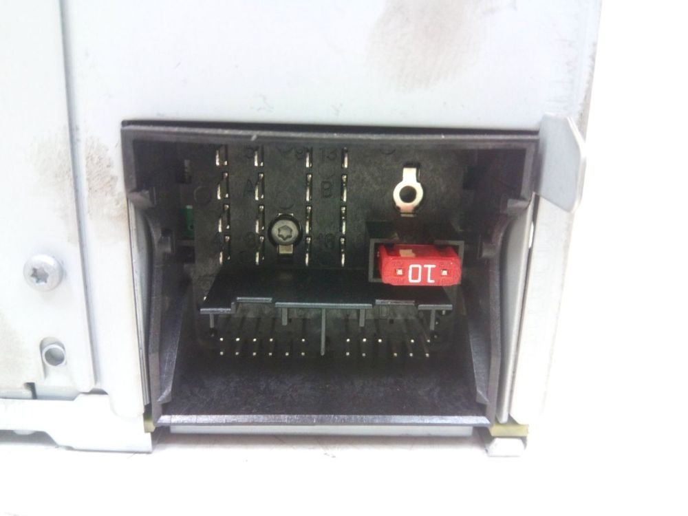 Radio/CD Changer Combination Code Not Available. Suitable for VW Touran (1T1