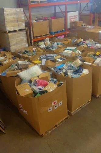 📦 Costco Liquidation Box – General Merchandise & Mixed Goods