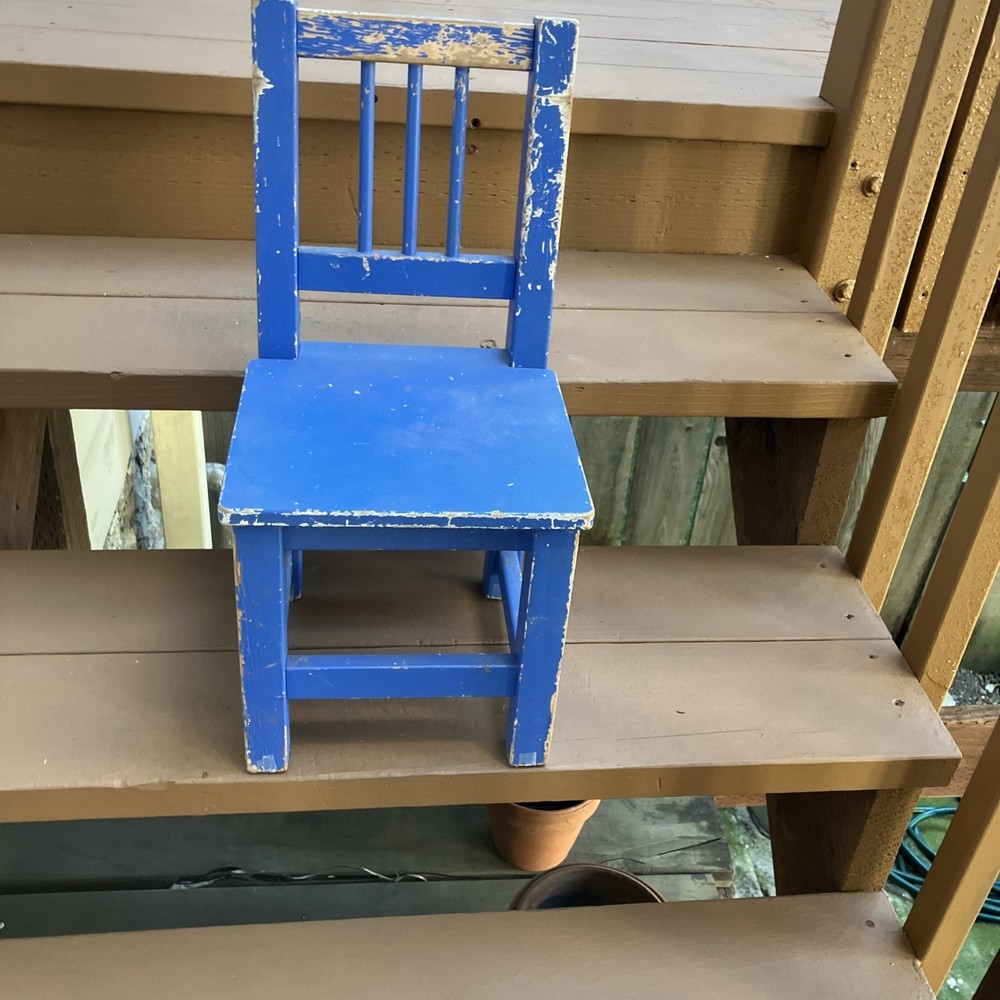 Child Chair Vintage In Distressed Condition