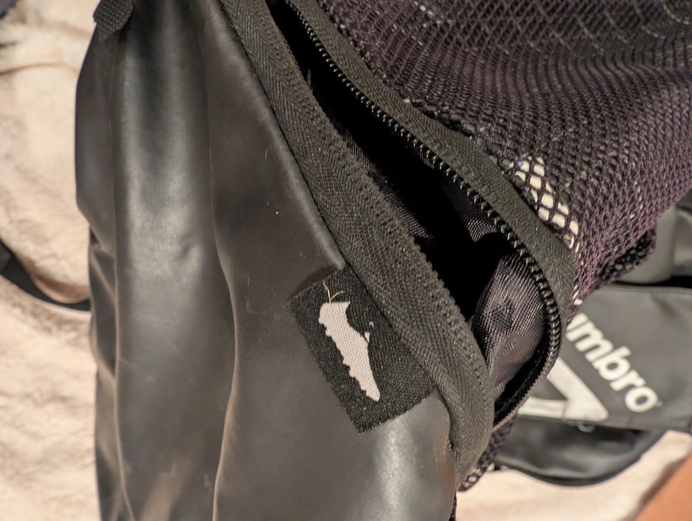 Umbro Black Soccer Backpack Ball Sling All Zippers Function.