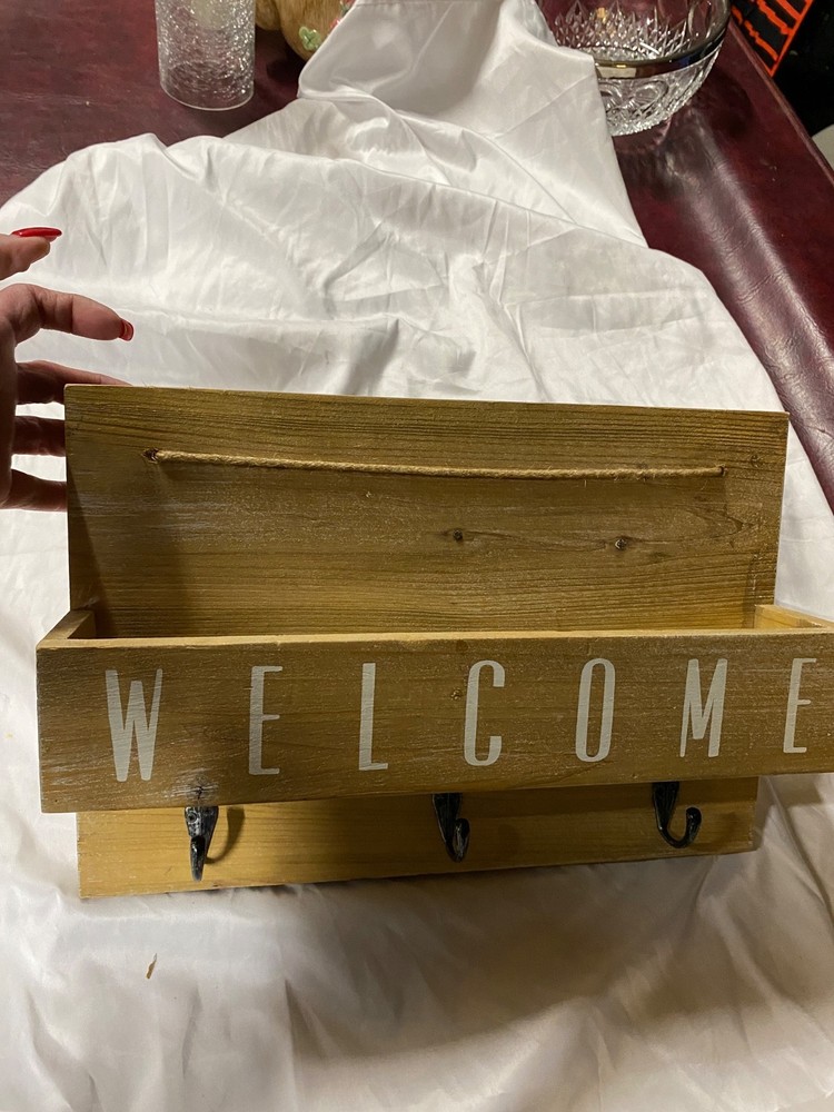 Wall-mounted Key Mail Shelf, Rustic Rack for Keys Letters Bills Coats