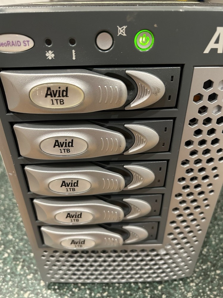 Avid VideoRAID ST 7020-20257-01 Hard Drive Array Chassis Video Production Device