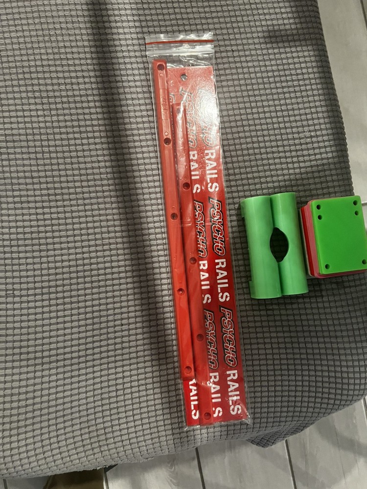 Skateboard Riser Pads hardware