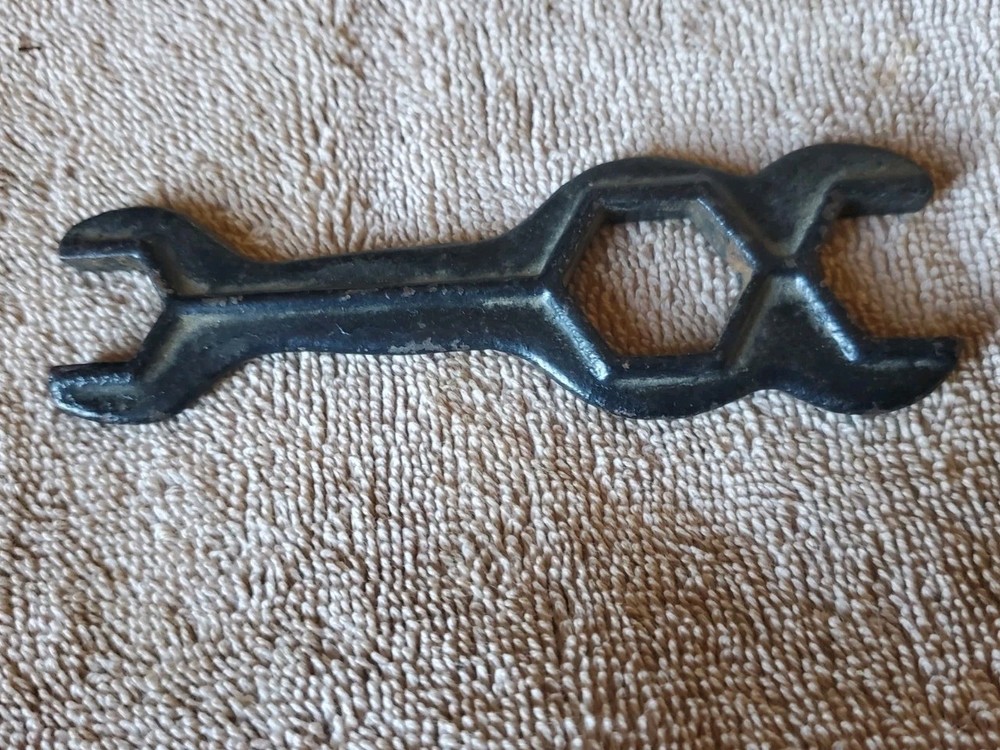 Vintage Old Farm Implement Multi Function  Wrench Tool 4 1/4" Long Unmarked