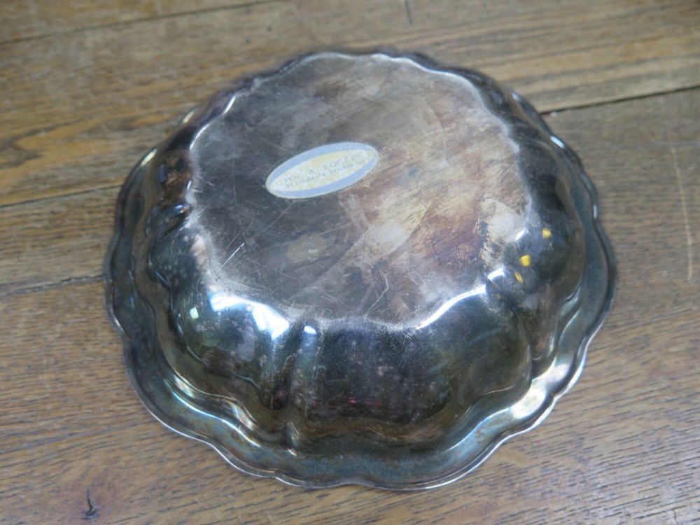 WM Rogers Silver Plate Bowl 7.5” Vintage Item