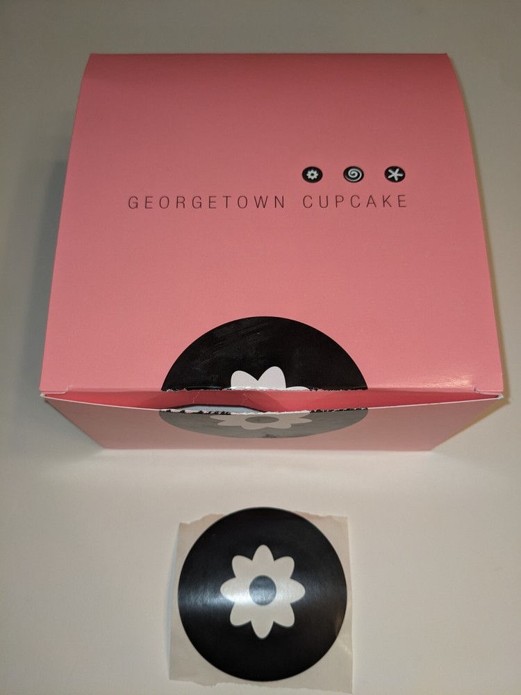 GEORGETOWN CUPCAKE Pink Box inserts for 4 cupcakes w/ unused sticker