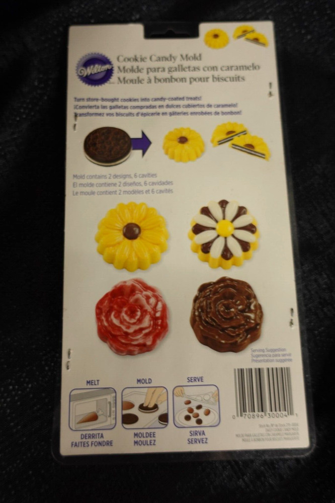 Wilton FLOWER Cookie Candy Mold /  NEW