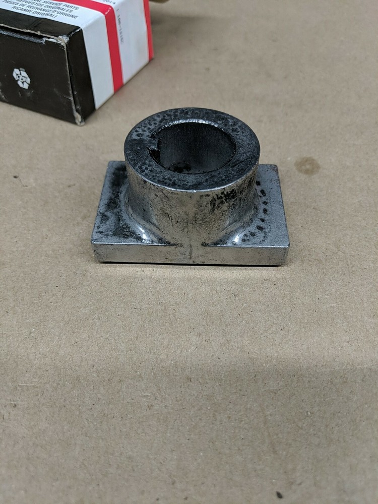 Briggs & Stratton OEM 7100862YP replacement hub, blade, 22" push