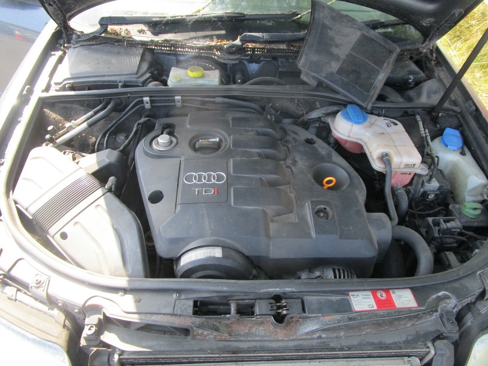 Audi A4 B6 2003 Diesel - Hazard Warning Triangle Clamp