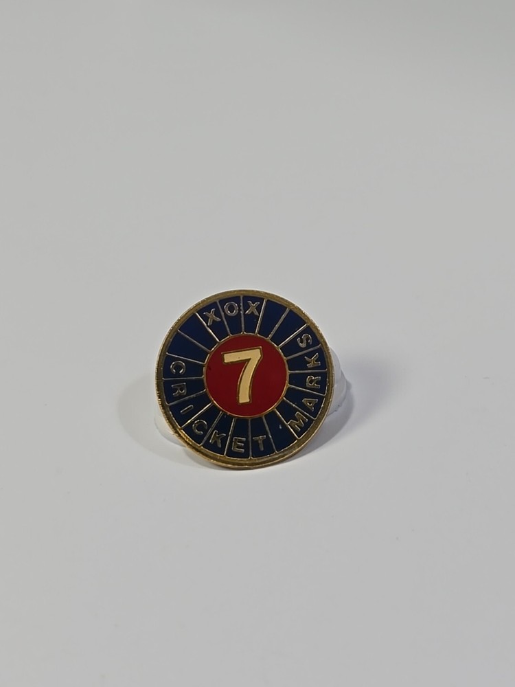 Darts Lapel Pin Cricket Marks 7