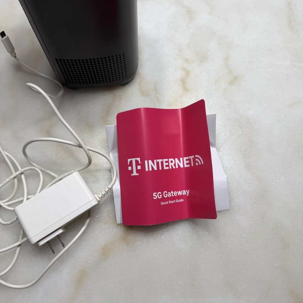 T-Mobile L 5G Internet Hotspot Modem with and USB Cable Open Box