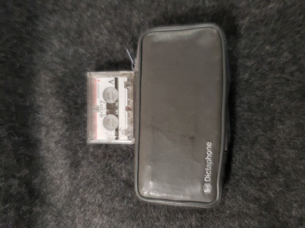 Dictaphone 3253 Voice Processor Micro Tape Recorder w/ Case - Powers On (C13B5)