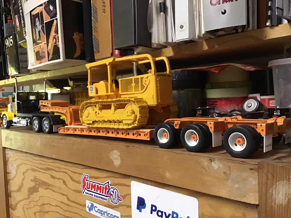 CUSTOM TRACKS FOR 1/25 SCALE AMT CAT DOZER MODEL