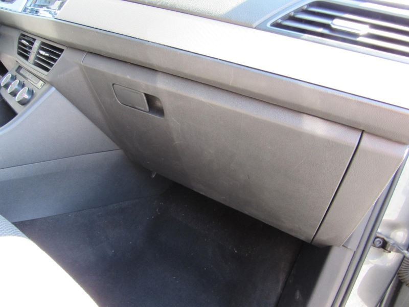 JETTA     2019 Glove Box 957566