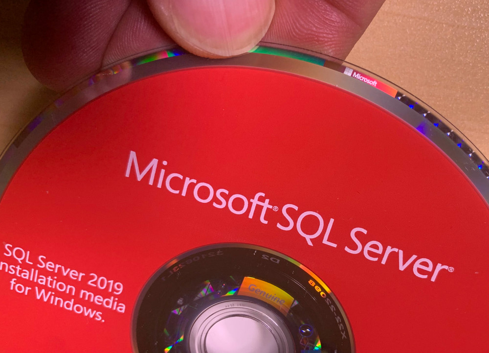 SQL Server 2019 Standard 4 Core DVD w/ COA Genuine Holographic Authentic Retail
