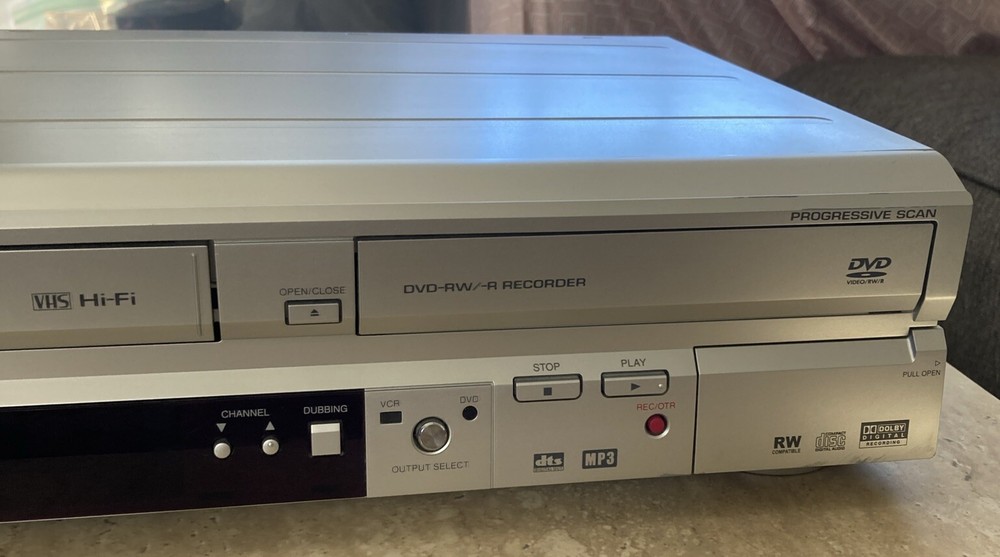 Sharp DV-RW550U DVD Recorder VHS VCR Combo Recorder Powers On Untested