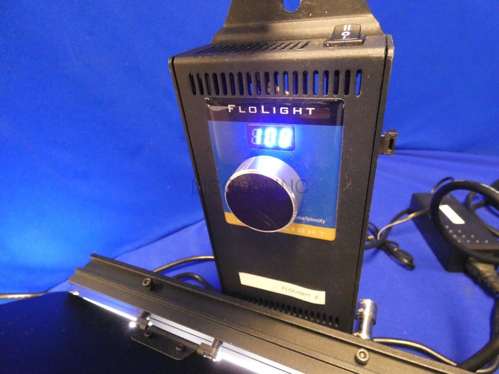 FloLight Bladelight 18 LED Light Qty 2 w/ dimmers READ AD