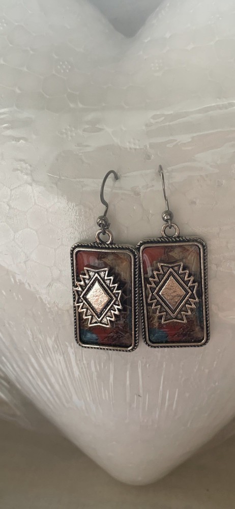 Indian Tribal Dangling Earring ￼