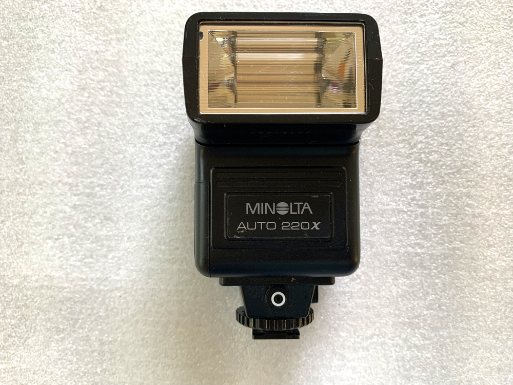Minolta Auto Flash 220x Shoe Mount Flash TESTED