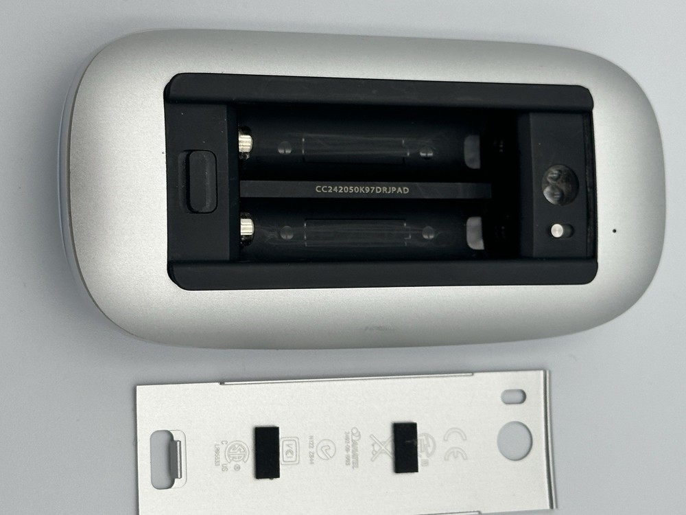 Apple A1296 Wireless Tactile/Multi-Touch Mouse - MB829LL/A