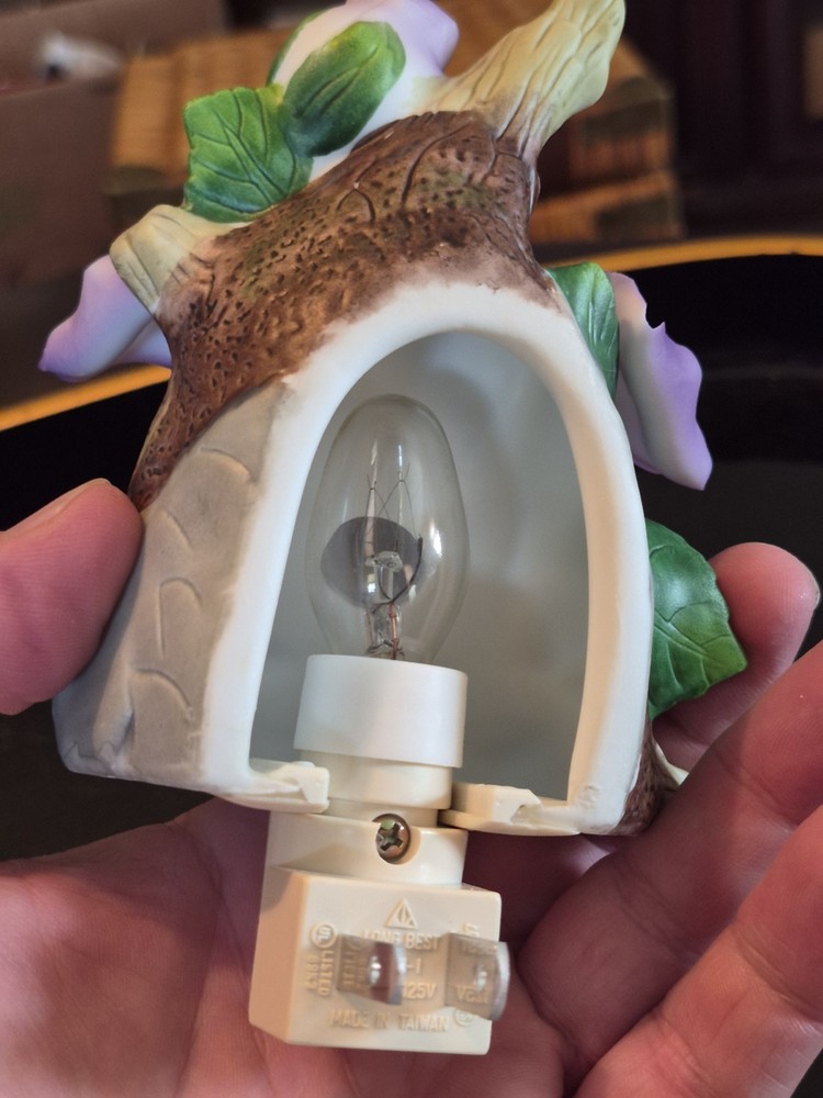 Ceramic Night Light Iris Plug In
